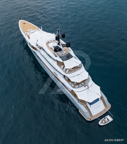 Roe yacht exterior 18