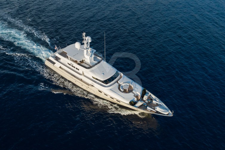 Eileen yacht exterior 3