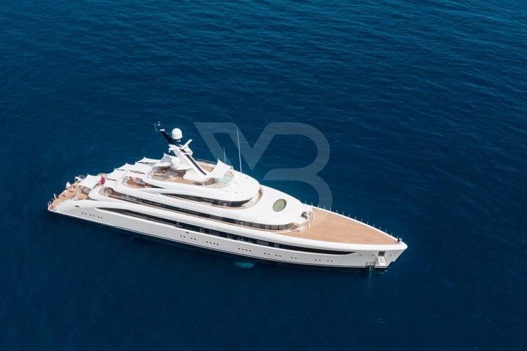 Alvia yacht exterior 11