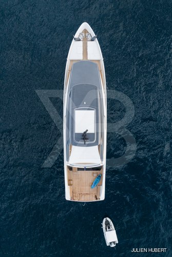 Ami yacht exterior 6