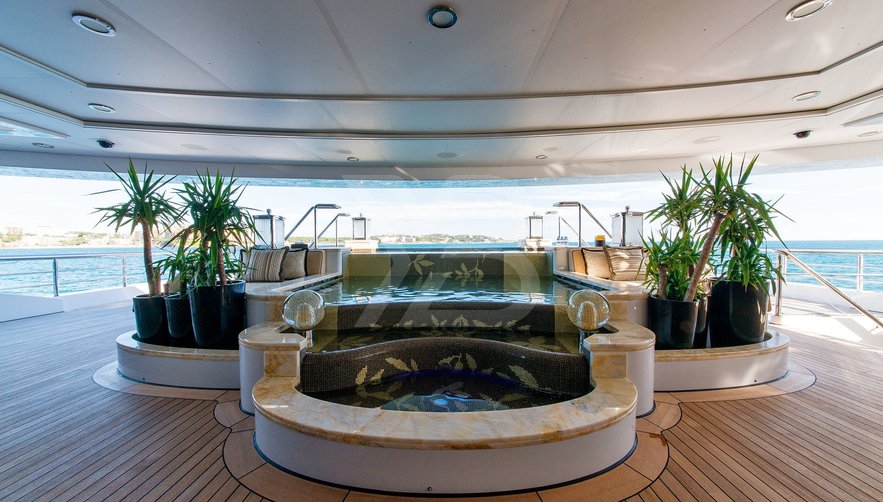 I Dynasty yacht interior 24