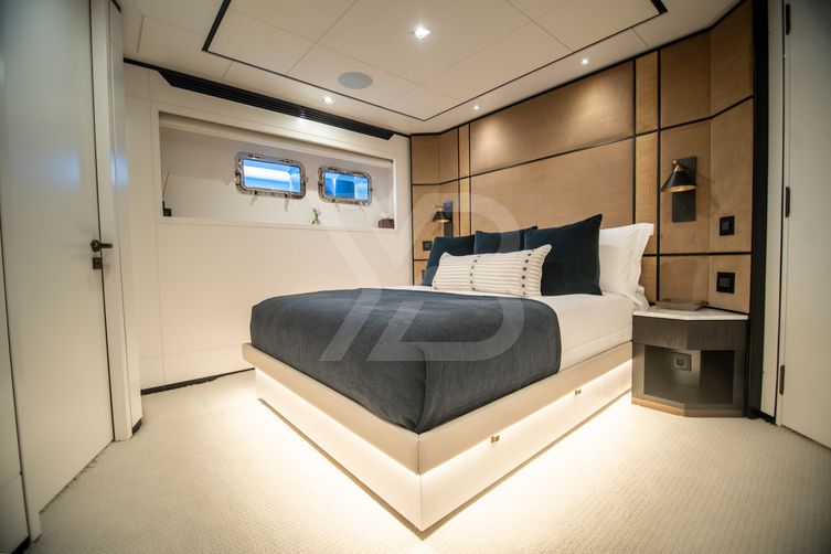 Fox yacht interior 13