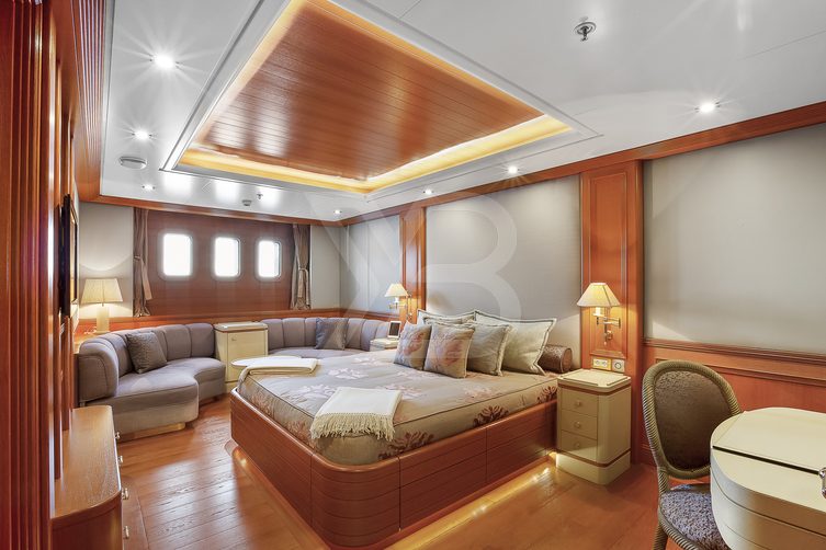 Boadicea yacht interior 28