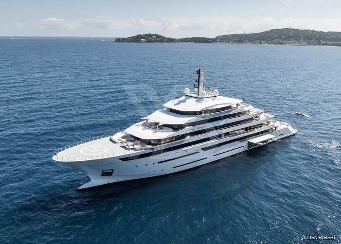 Renaissance yacht exterior 7