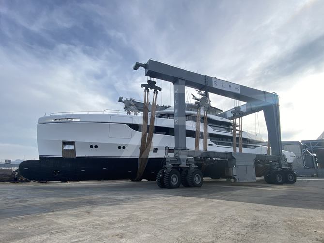 Acqua Chiara yacht exterior 17