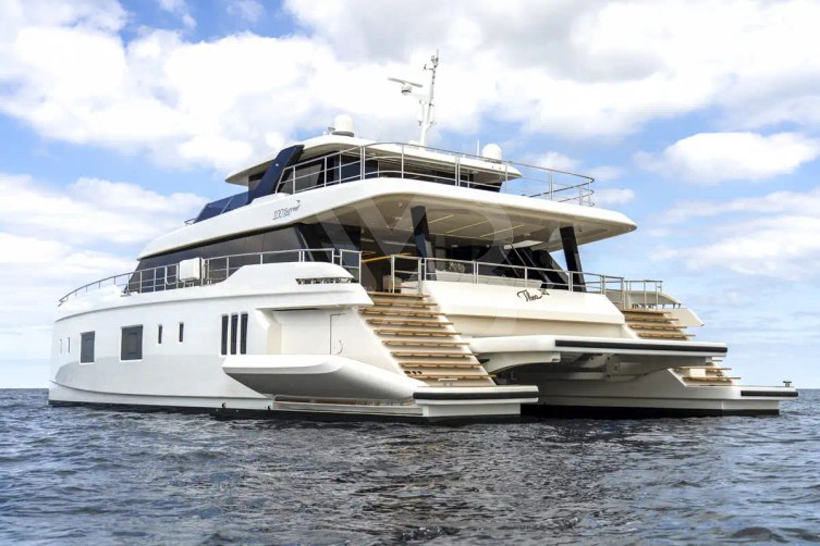 Thea VI yacht exterior 6