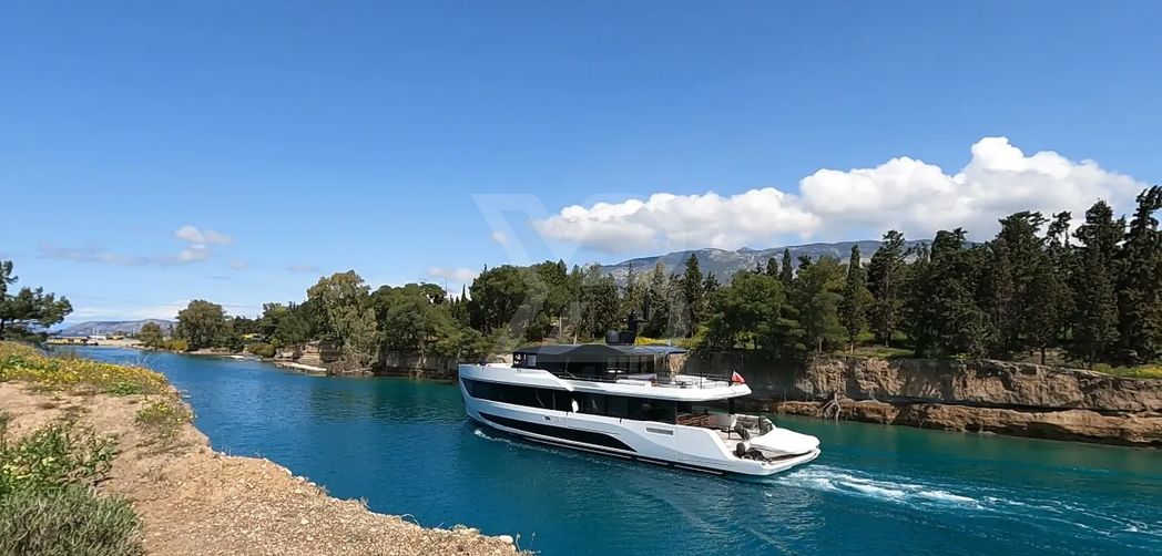 Gora yacht exterior 5