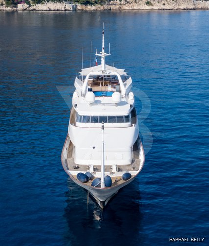 Darnice III yacht exterior 3