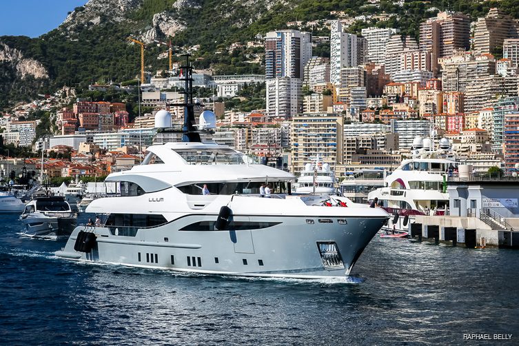 Moonraker yacht exterior 20
