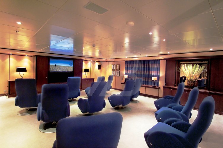 Turama yacht interior 5