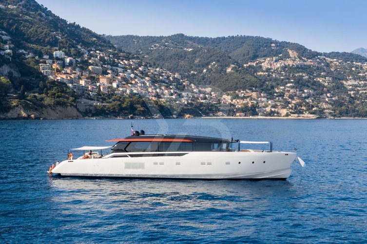 Anmax yacht exterior 30