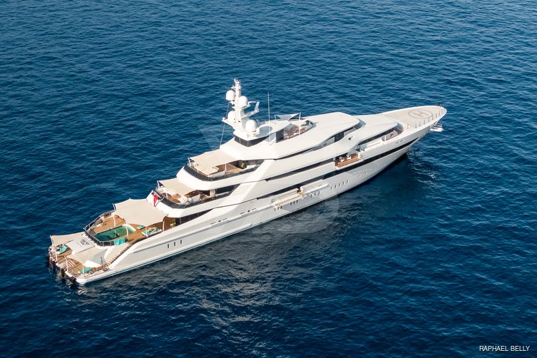 Amore Vero yacht exterior 15