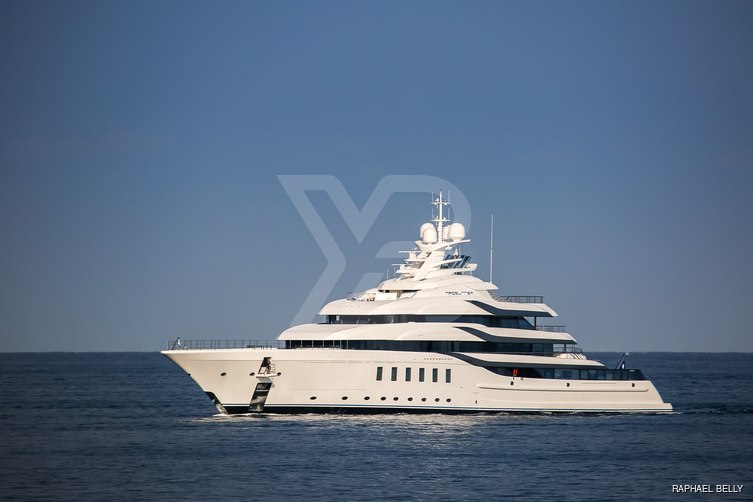 CC-Summer yacht exterior 5