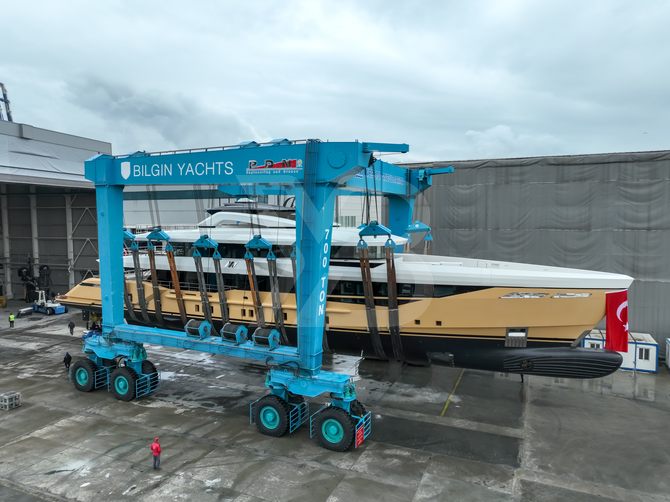 Tamasha yacht exterior 4