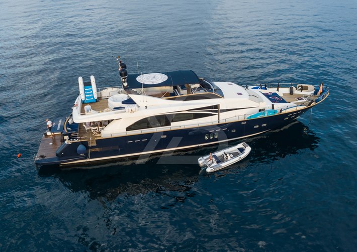 Lady Amanda yacht exterior 7