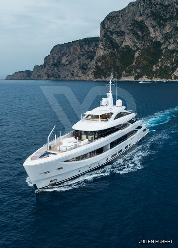 Lady I yacht exterior 25