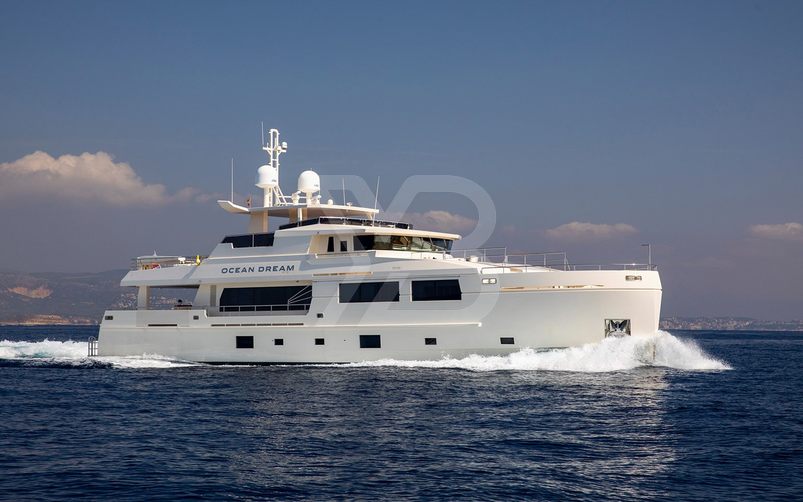 Nyla yacht exterior 4