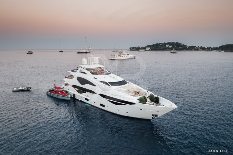 Fandango yacht exterior 7