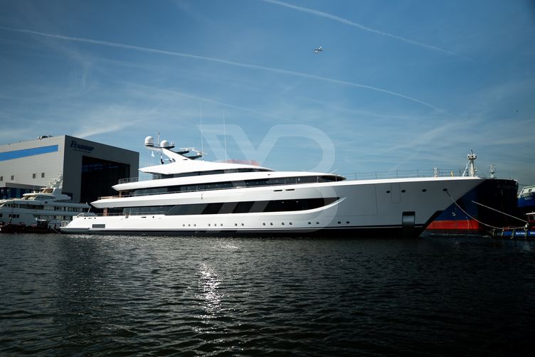 Stella M yacht exterior 2