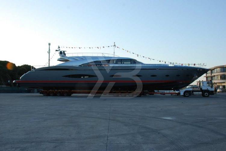 Seafire yacht exterior 2