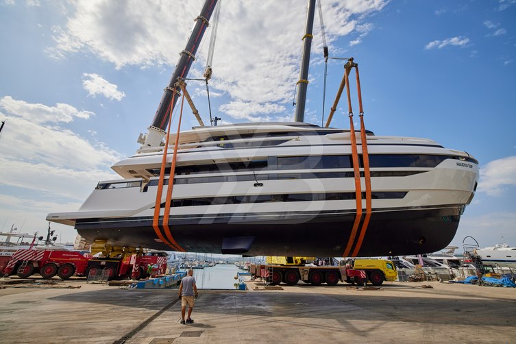 Soleil yacht exterior 11