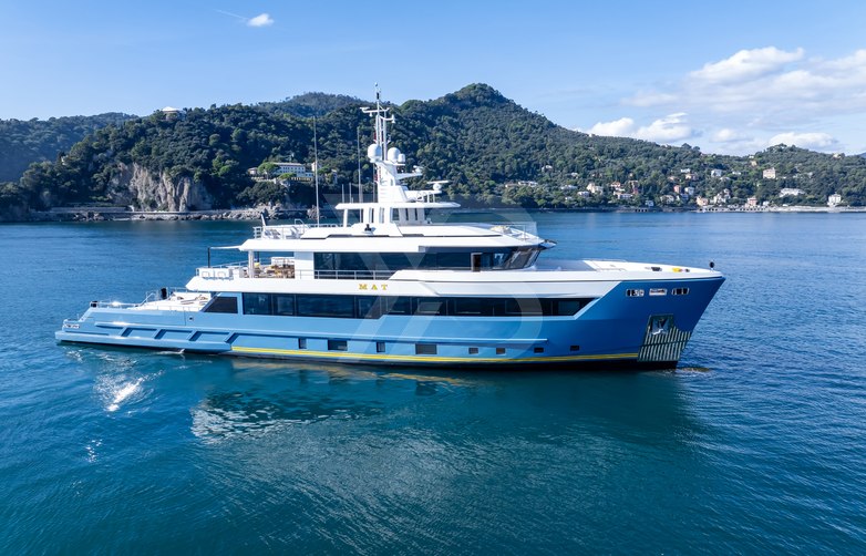 Mat yacht exterior 23