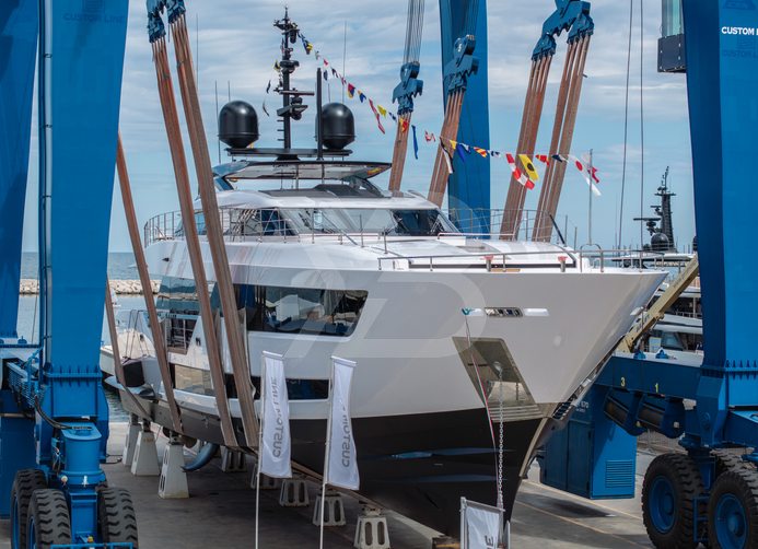 Gerry's Ferry yacht exterior 4