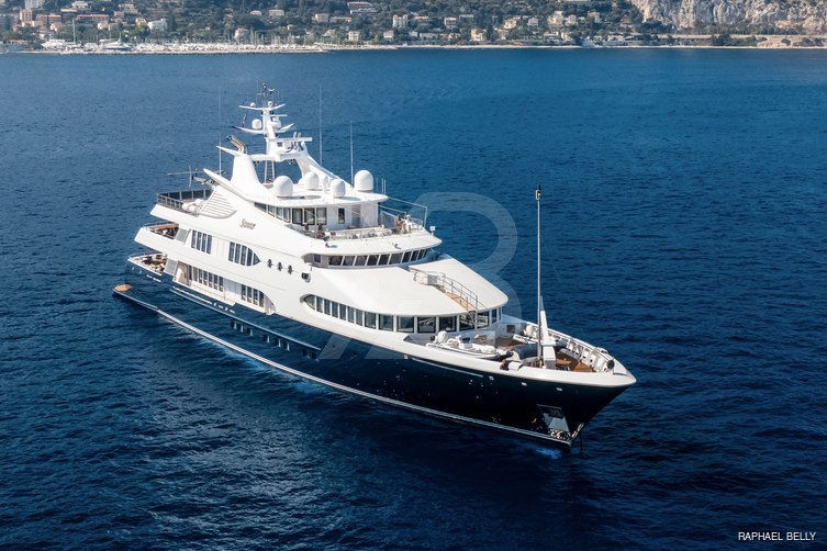 Samar yacht exterior 25