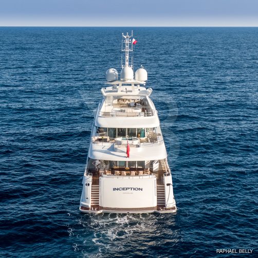 R Juniors yacht exterior 10