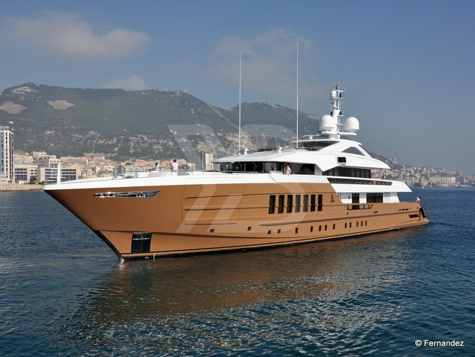 Azamanta yacht exterior 14