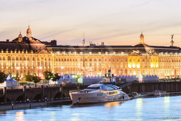 Lady M yacht exterior 4