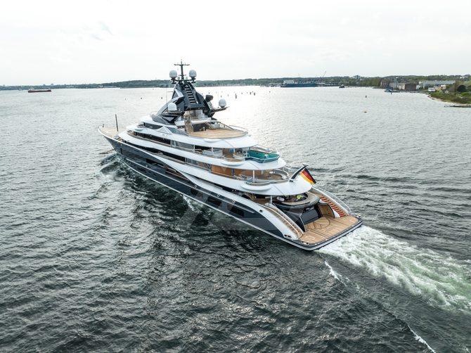 Kismet yacht exterior 17