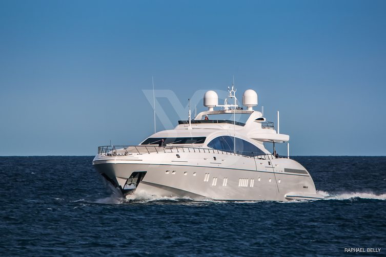 Da Vinci yacht exterior 2