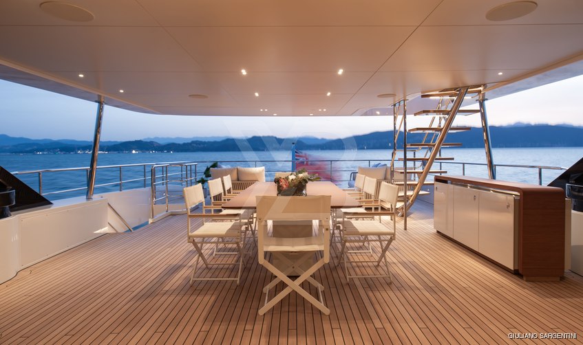 Legend yacht exterior 4