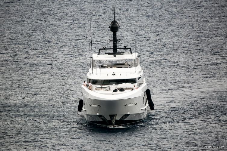 Unicorn yacht exterior 3