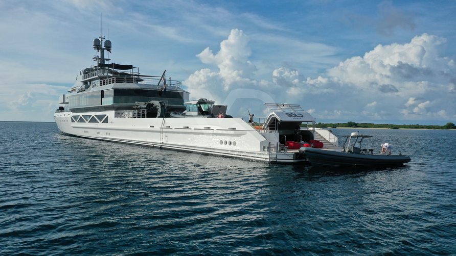 Bold yacht exterior 6