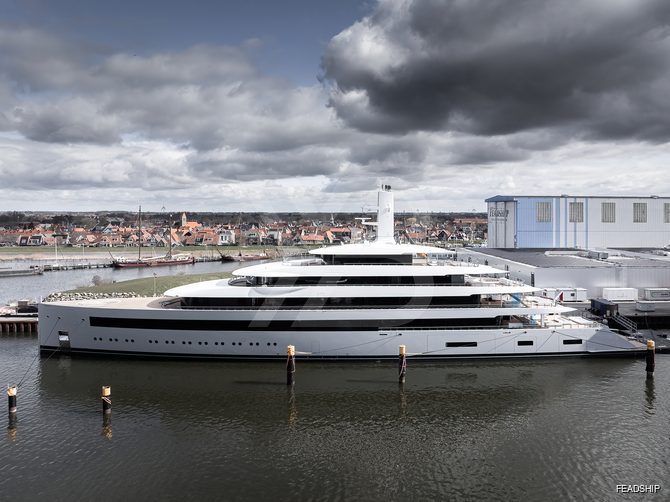 Moonrise yacht exterior 7