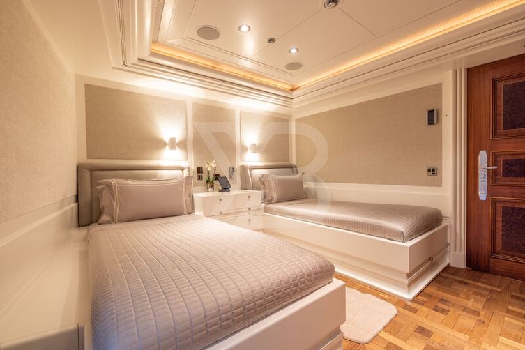 Carinthia VII yacht interior 10