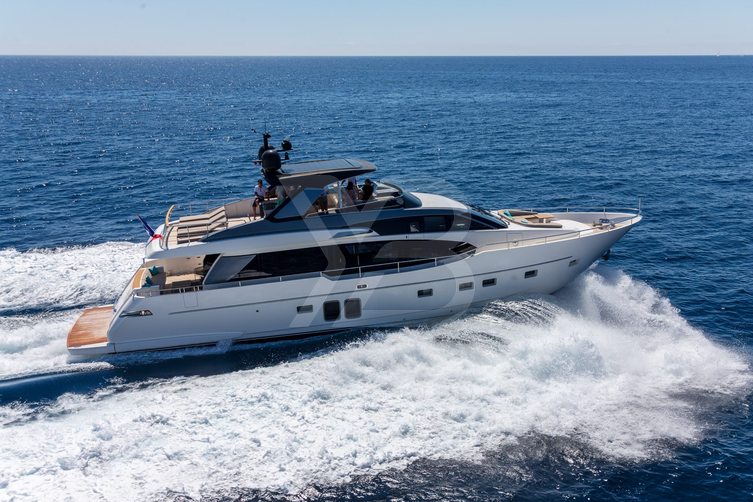 Regine Of Cannes yacht exterior 3