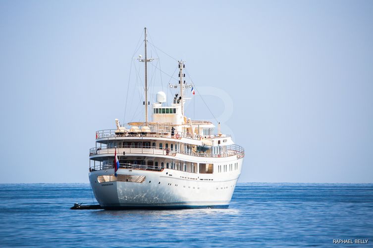 Sherakhan yacht exterior 9