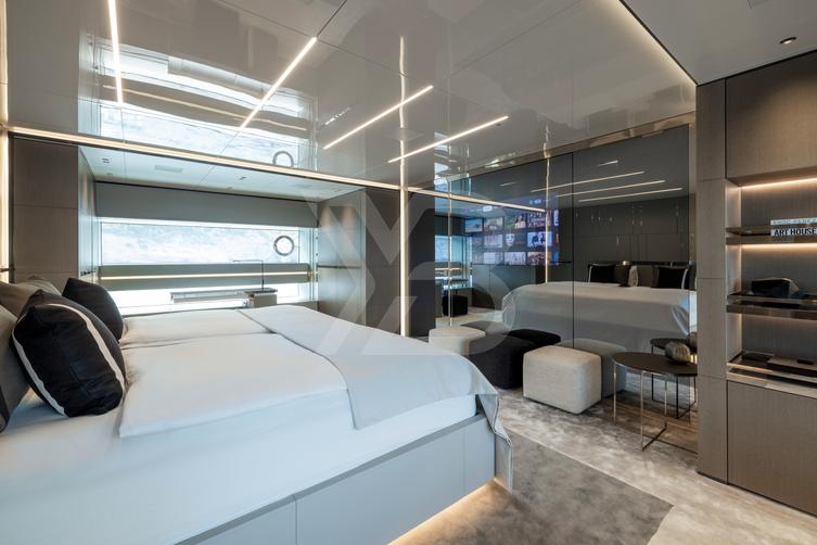 No Stress yacht interior 8