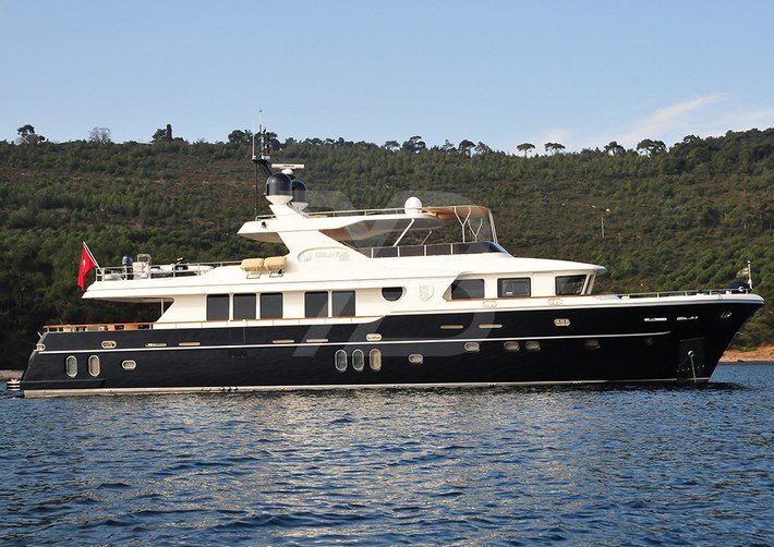 Sea Angel yacht exterior 2