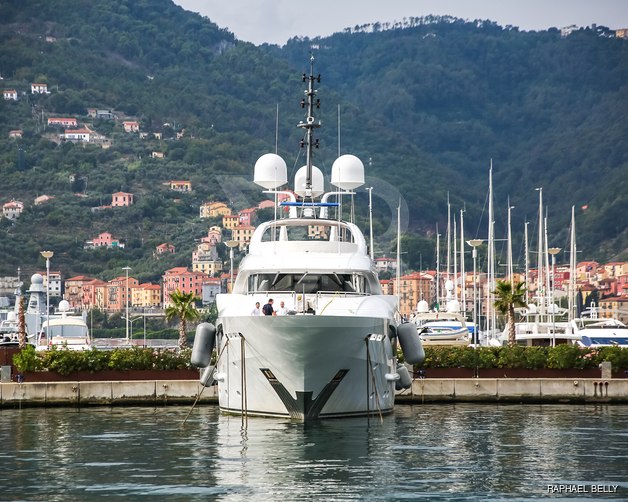 Ali Baba yacht exterior 5