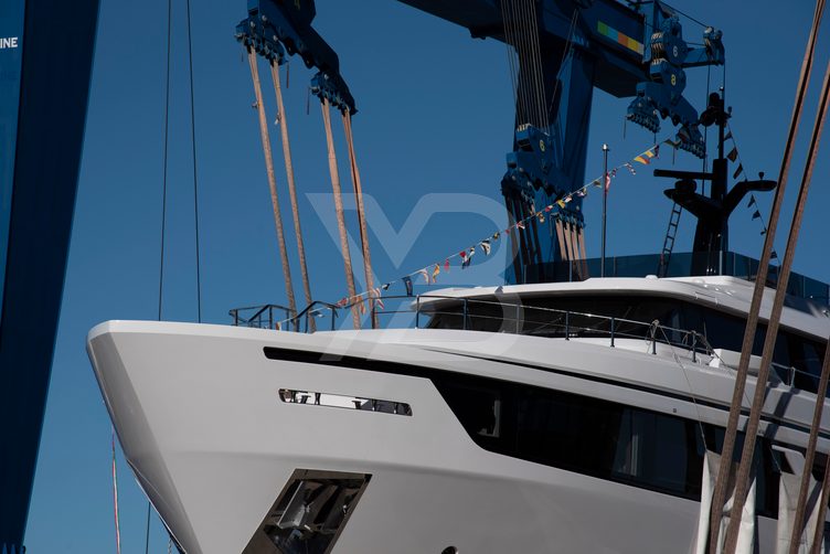 Claire de Lune yacht exterior 4