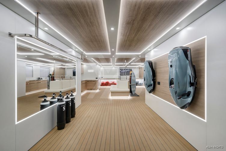 Limerence yacht interior 8