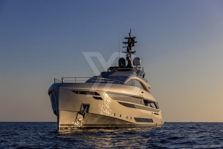 No Stress yacht exterior 17