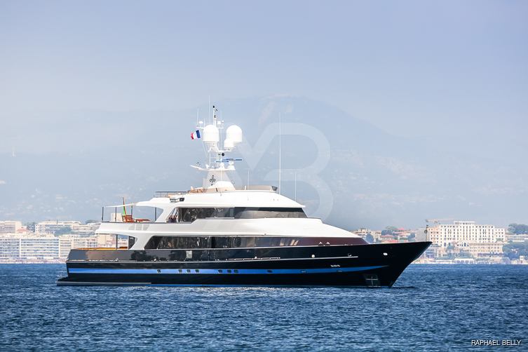 T.M. Blue One yacht exterior 6