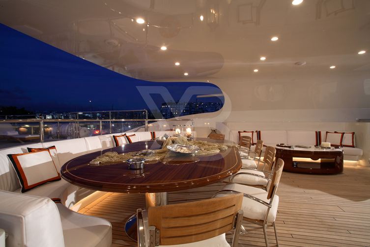 Sunday yacht interior 4
