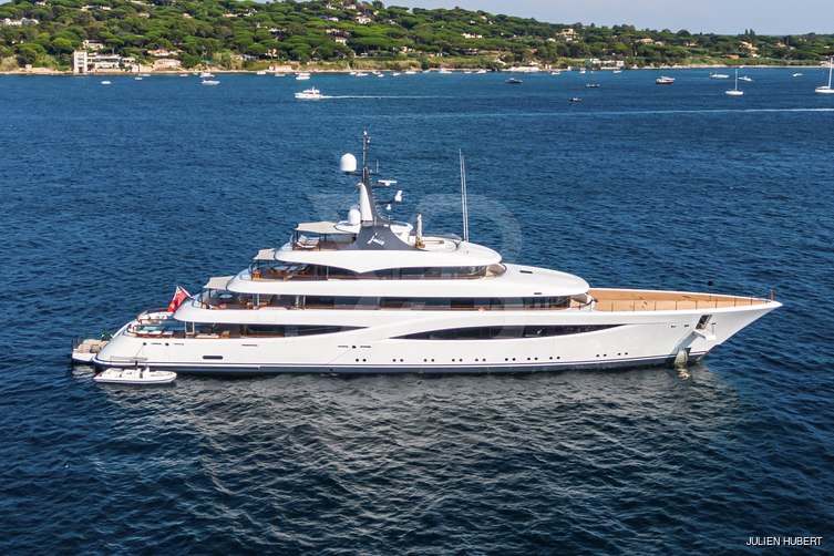 Juice yacht exterior 20