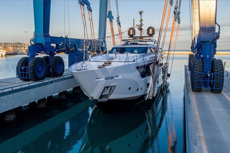 Gerry's Ferry yacht exterior 9